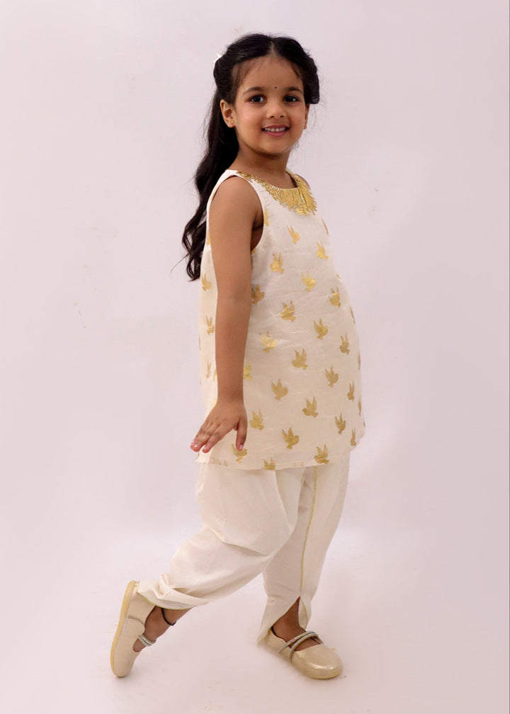 Mishti Off White Bird Printed Kurta With Dhoti Set
