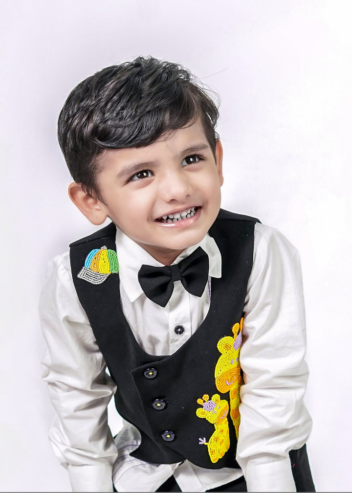 Black And White Giraffe Detailed Waistcoat With Pintuck Shirt Set