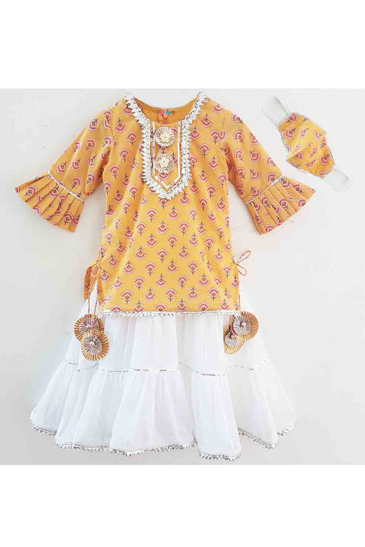 Get the Best Designer Lehenga Sets for Baby Girls, Designer Choli Ghagra Sets for Baby Girls, Designer Lehenga Choli Sets for Girls, Designer Lehenga Choli for kids, Lehenga for Girls, Ghagra for Girls, Ethnic wear for Girls, Indian Wear for Girls, Designer Ghagra for Kids