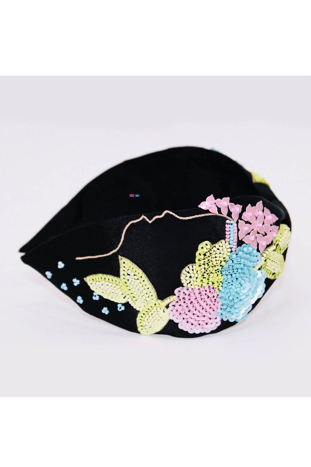 Shop from our wide range of hair bands for kids and mothers. Hand embroidered turban bands, partywear hairbands.