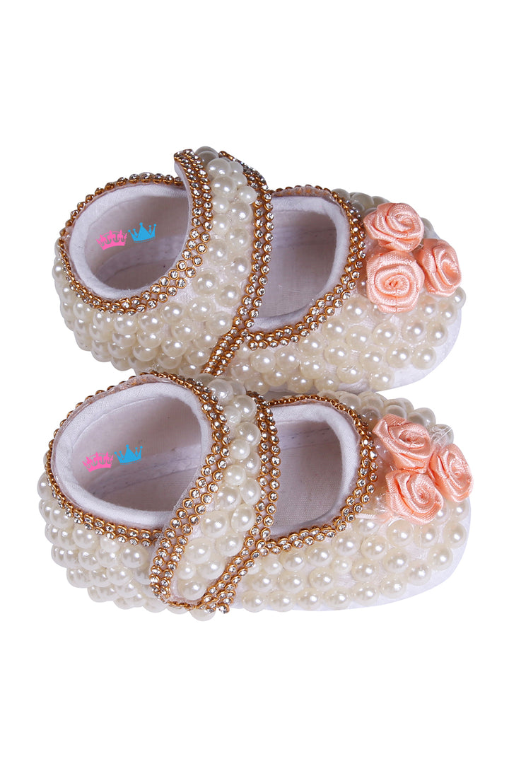 White Pearl,Peach Flower With Chain Border Shoes