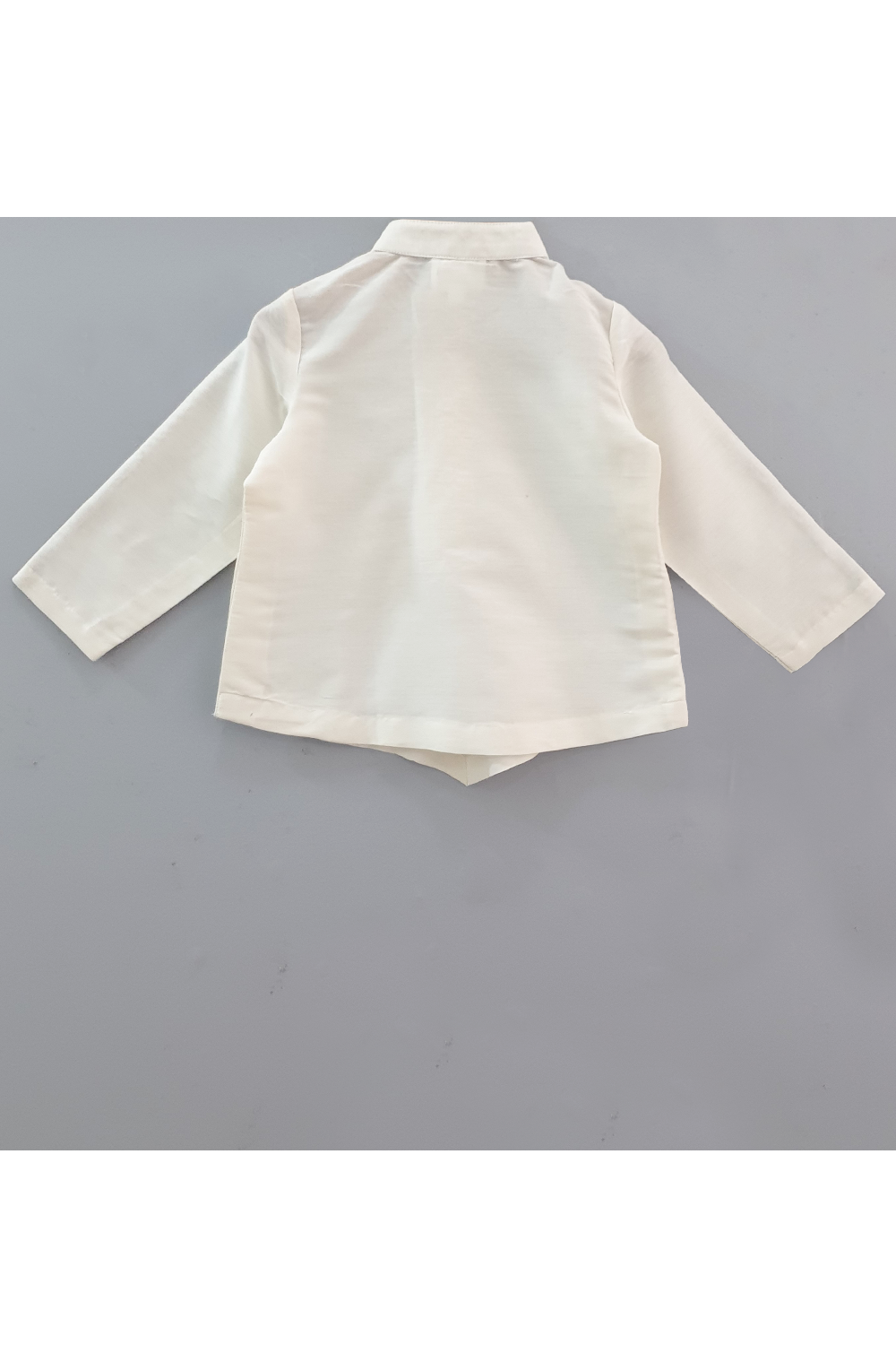 Ivory kurta pyjama with colorful thread detailing