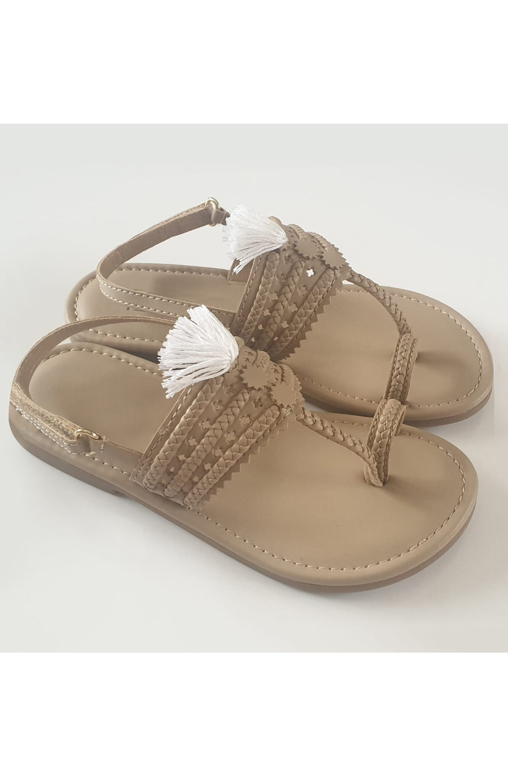 White pom pom cushioned kolhapuri with backstrap