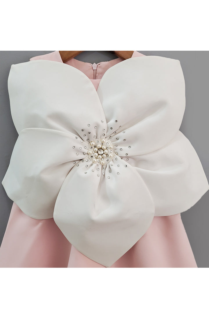 White Stylish Flower Embellished Sleeveless Dress