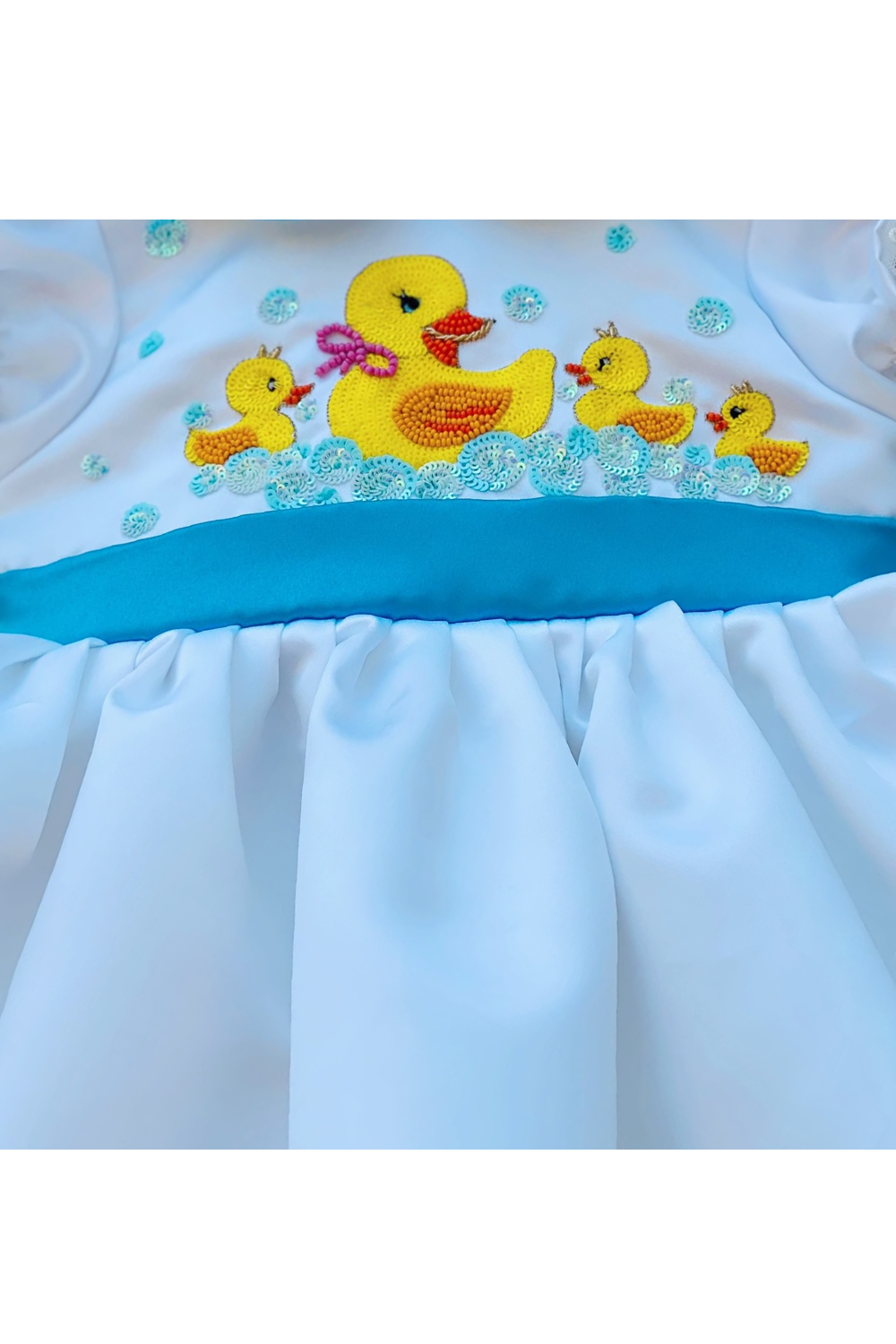 White duck embroidered peter pan collar dress