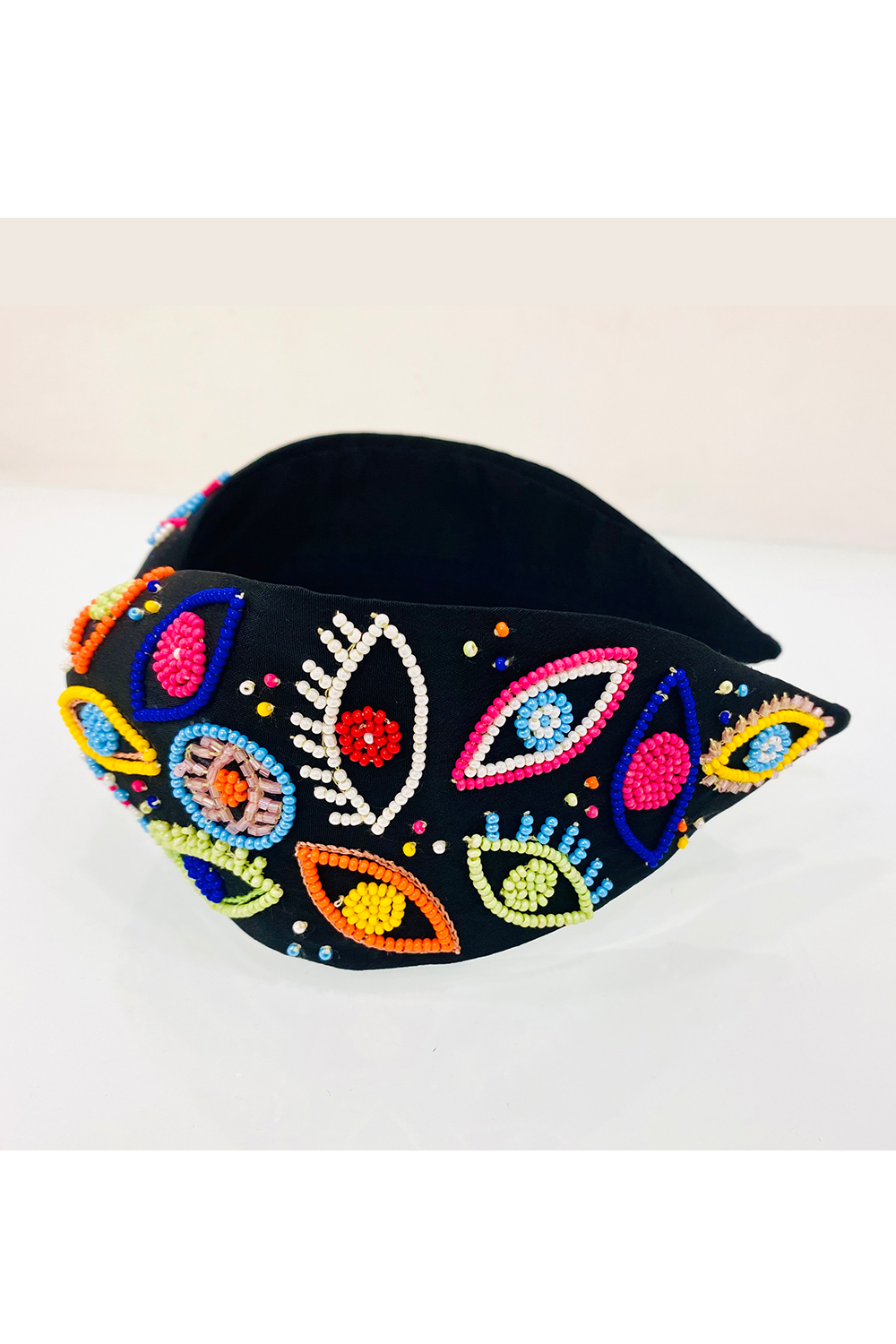 Shop from our wide range of hair bands for kids and mothers. Hand embroidered turban bands, partywear hairbands.