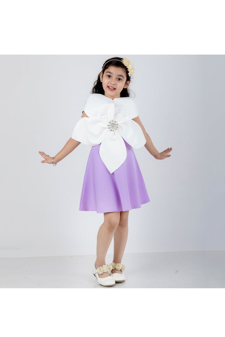 White Stylish Flower Embellished Sleeveless Dress