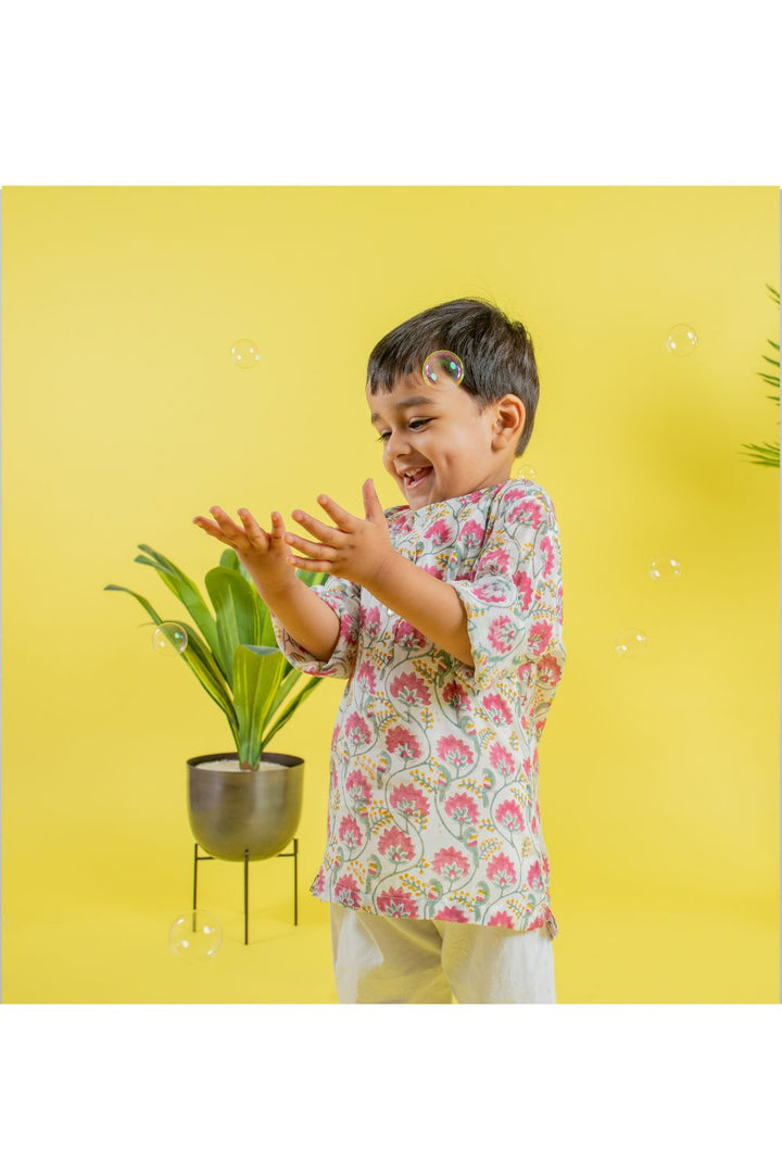 White Block Printed Muslin Kurta With Pyjama Set