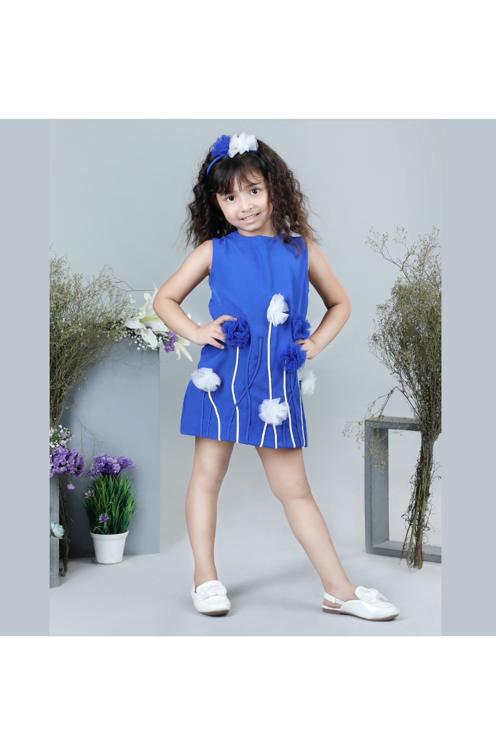 Blue Net Flower Detailing Crepe Sleeveless Dress