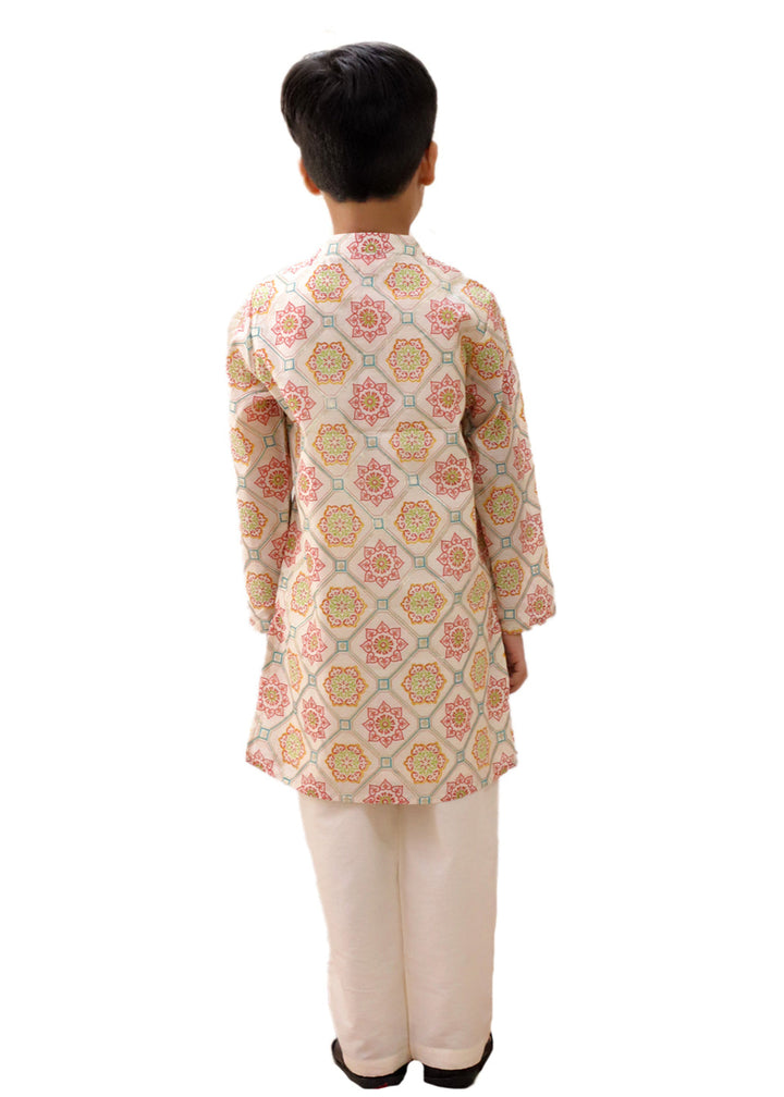 Mishti Off White Geometric Printed Kurta With Pyjama Set
