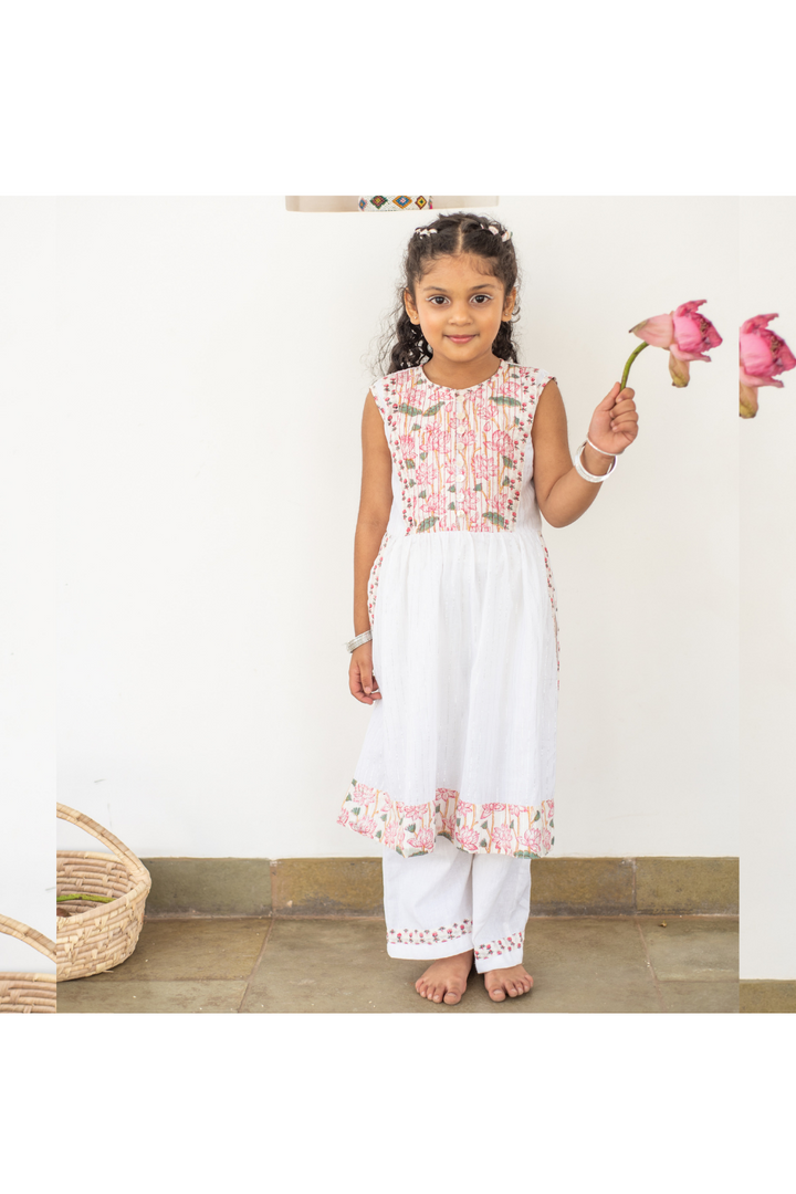 White Lotus Printed Sleeveless Cotton Kurta With Pants Set