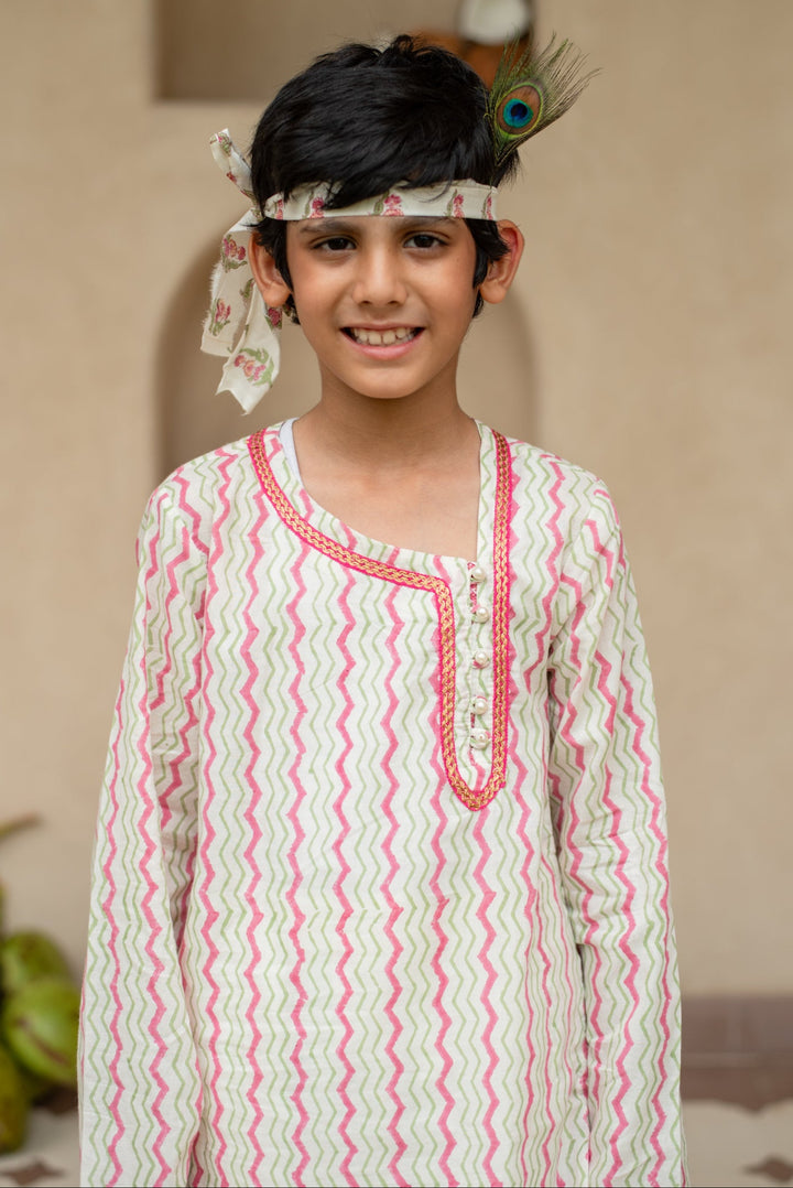 White Cotton Printed Chevron Kurta With Pyjama Set