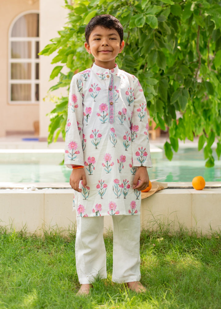 White Floral Printed Daisy Kurta With Pyjama Set