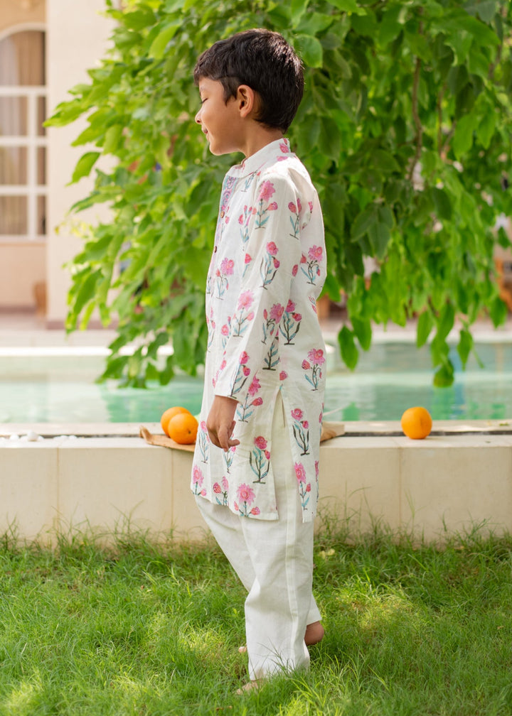 White Floral Printed Daisy Kurta With Pyjama Set
