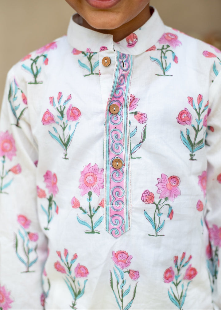White Floral Printed Daisy Kurta With Pyjama Set