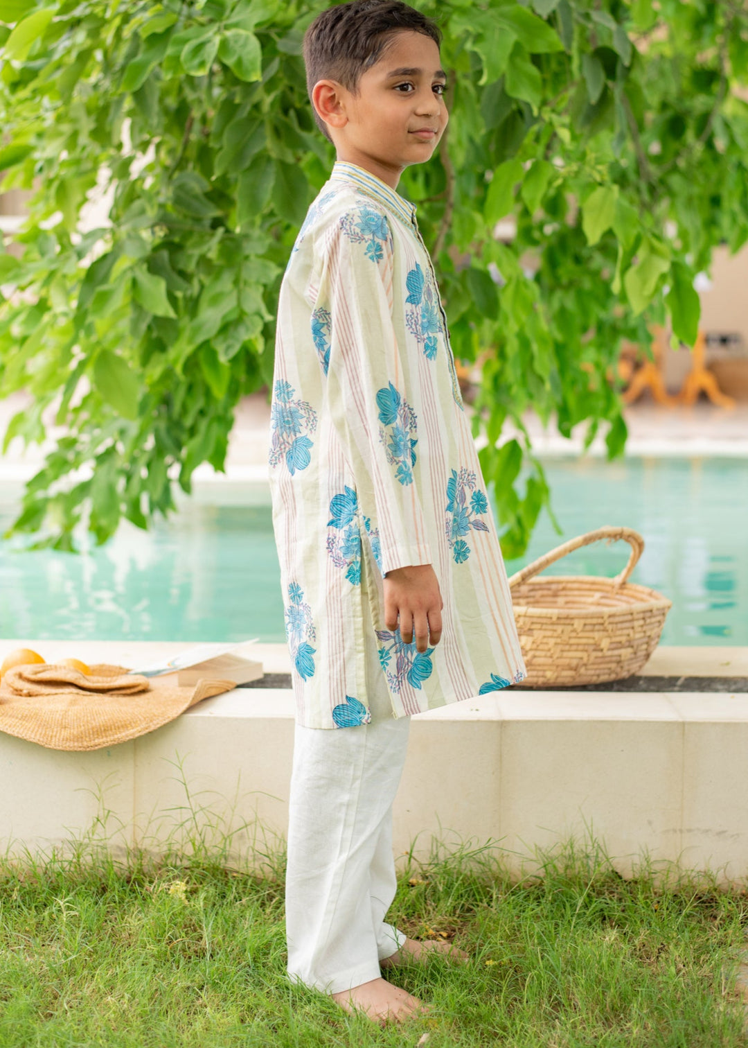 Green Floral Printed Daisy Stripes Kurta With Pyjama Set