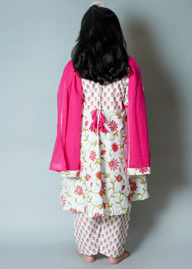Pink Cotton Printed Floral Kurti Pyjama With Dupatta Set