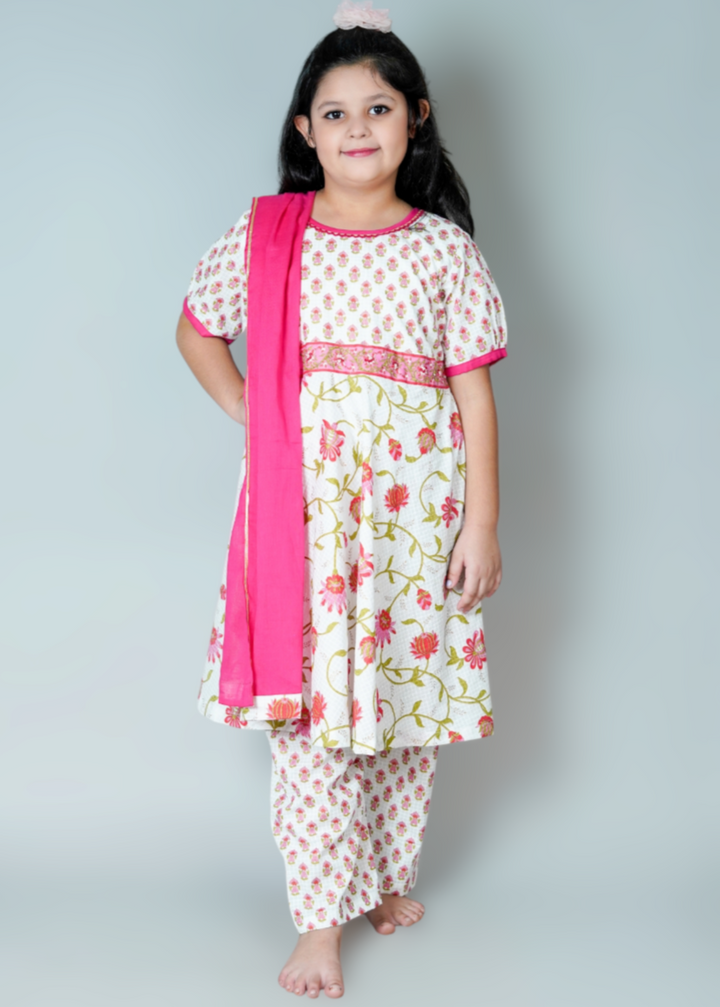 Pink Cotton Printed Floral Kurti Pyjama With Dupatta Set