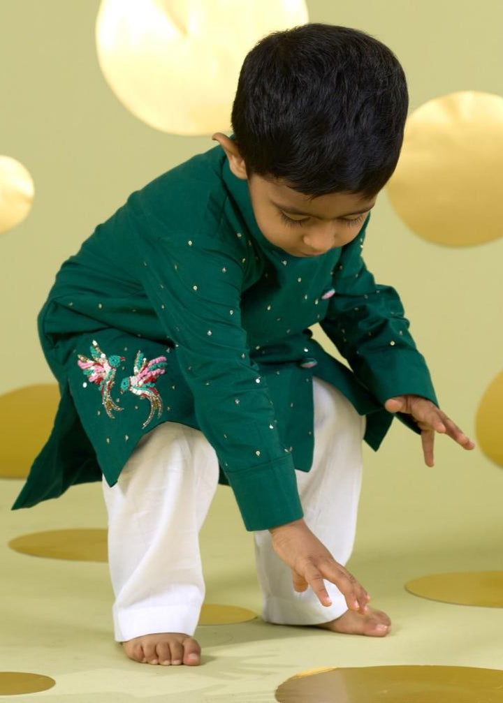 Green Hand Embroidery Bird Detailing Kurta With Pyjama Set