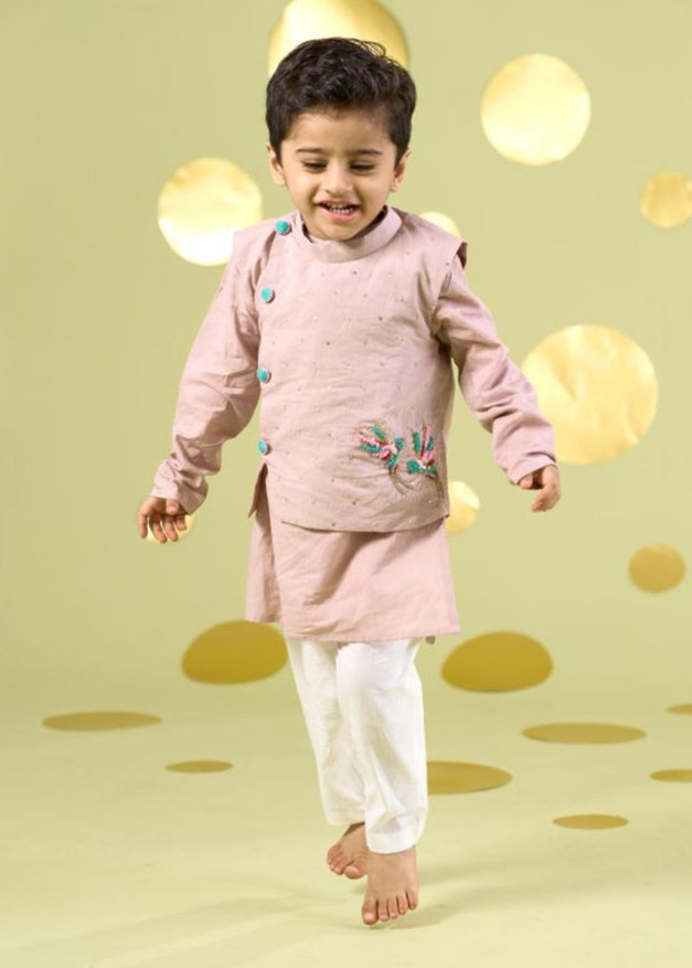 Ivory Hand Embroidery Bird Detailing Bandi And Kurta With Pyjama Set
