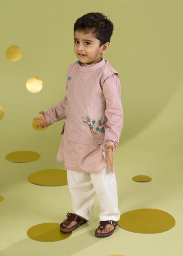Ivory Hand Embroidery Bird Detailing Bandi And Kurta With Pyjama Set