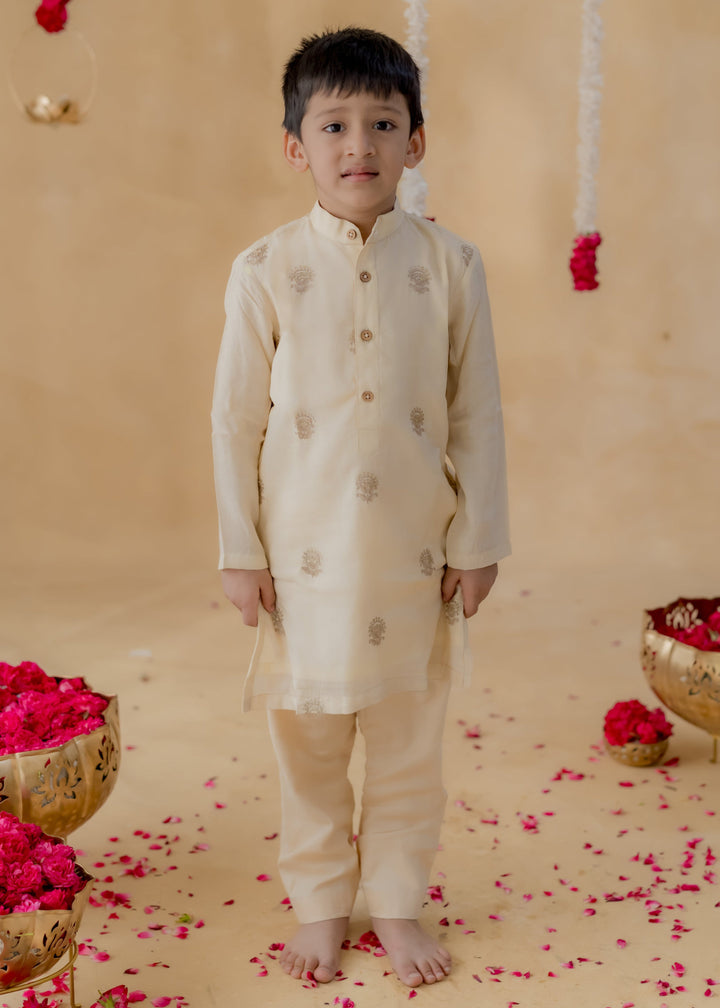 Off White Noor Floral Butis Handcrafted Kurta With Pyjama Set