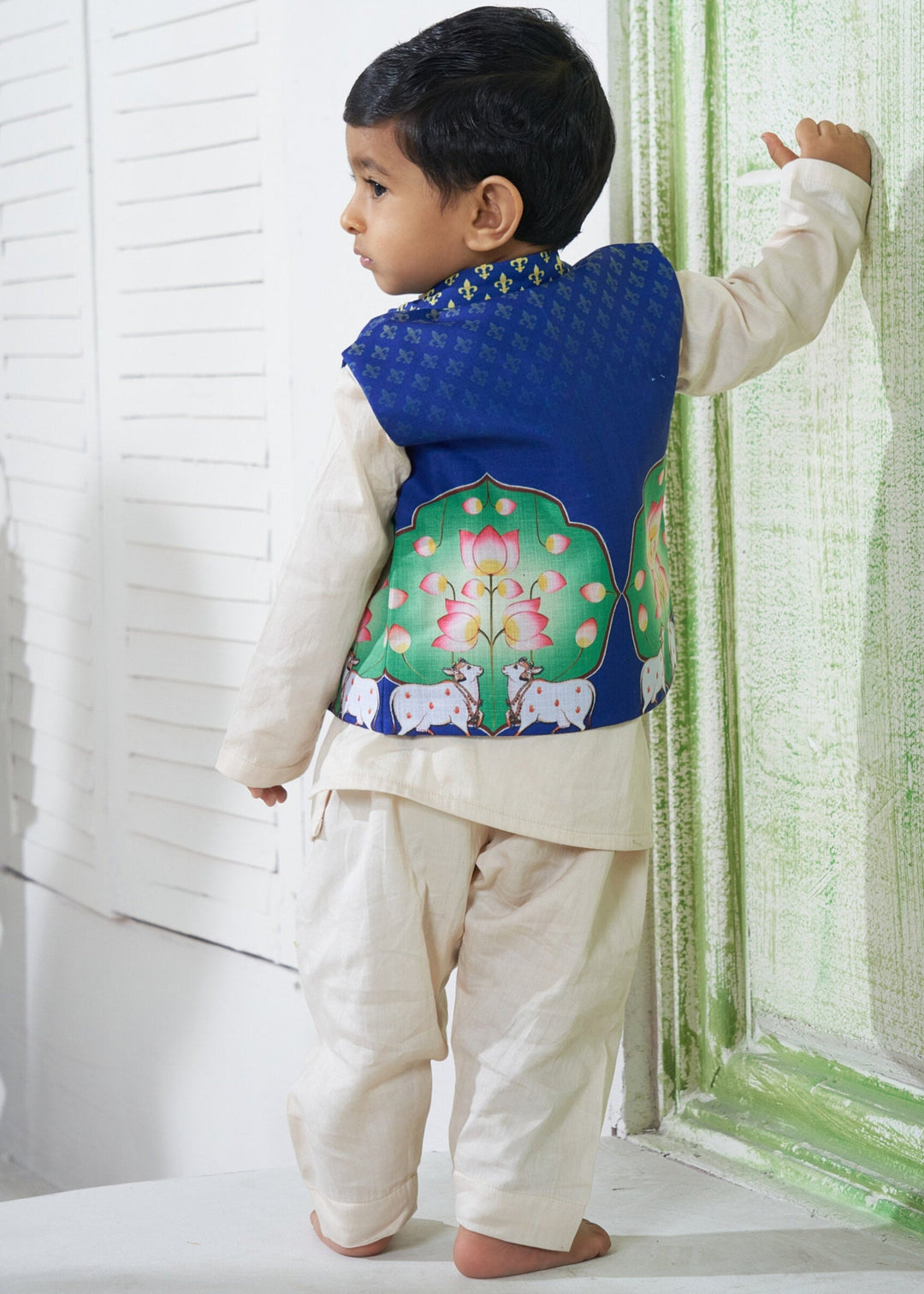 Blue Pichwai Theme Cotton Kurta Pyjama With Jacket Set