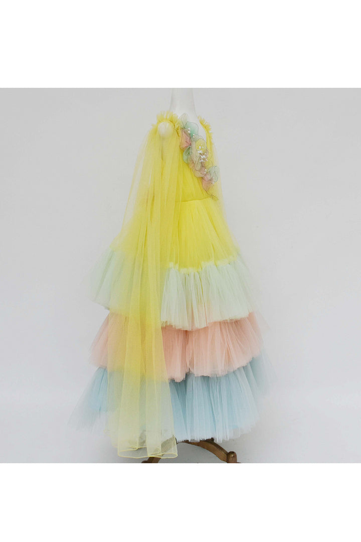 Multicolor net layers gown