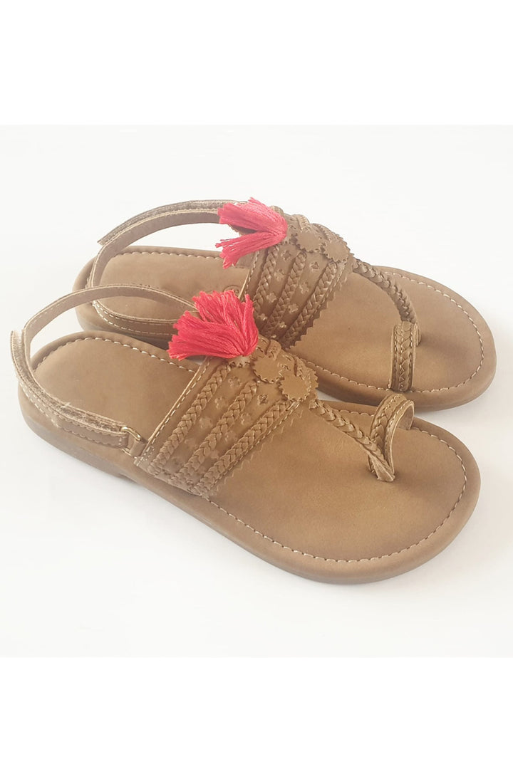 Red pom pom cushioned kolhapuri with backstrap