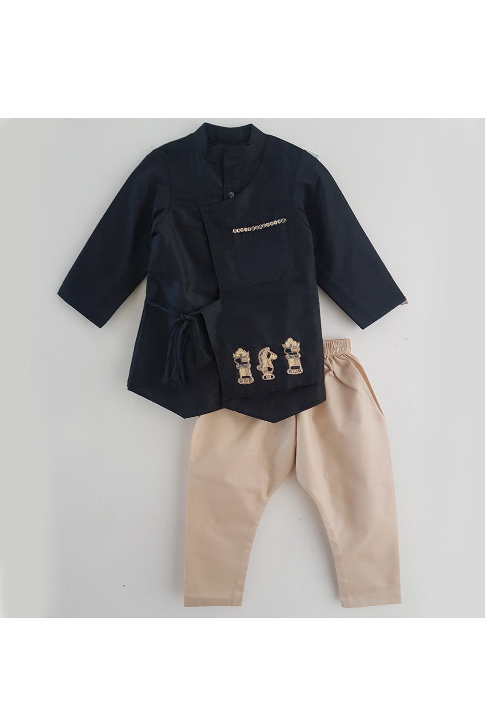 Black chess kurta white patiala! Stylemylo offers a wide range of Designer Indian wear for Boys, Ethnic wear for boys, Kurta pyjama for boys, Kids kurta pyjama set, Dhoti set for boys, Designer Dhoti Kurta, Online Dhoti Kurta set, Designer Dhoti kurta for boys.