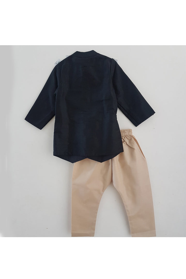 Black chess kurta white patiala! Stylemylo offers a wide range of Designer Indian wear for Boys, Ethnic wear for boys, Kurta pyjama for boys, Kids kurta pyjama set, Dhoti set for boys, Designer Dhoti Kurta, Online Dhoti Kurta set, Designer Dhoti kurta for boys.