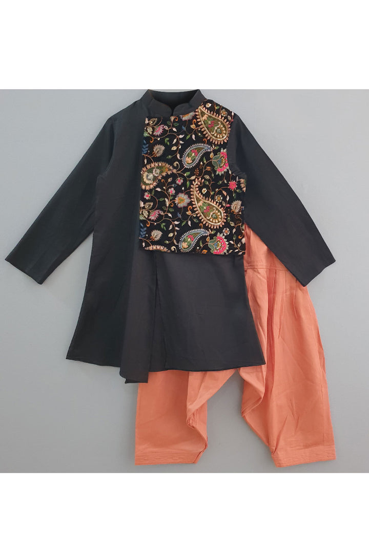 Stylemylo offers a wide range of Designer Indian wear for Boys, Ethnic wear for boys, Kurta pyjama for boys, Kids kurta pyjama set, Dhoti set for boys, Designer Dhoti Kurta, Online Dhoti Kurta set, Designer Dhoti kurta for boys.