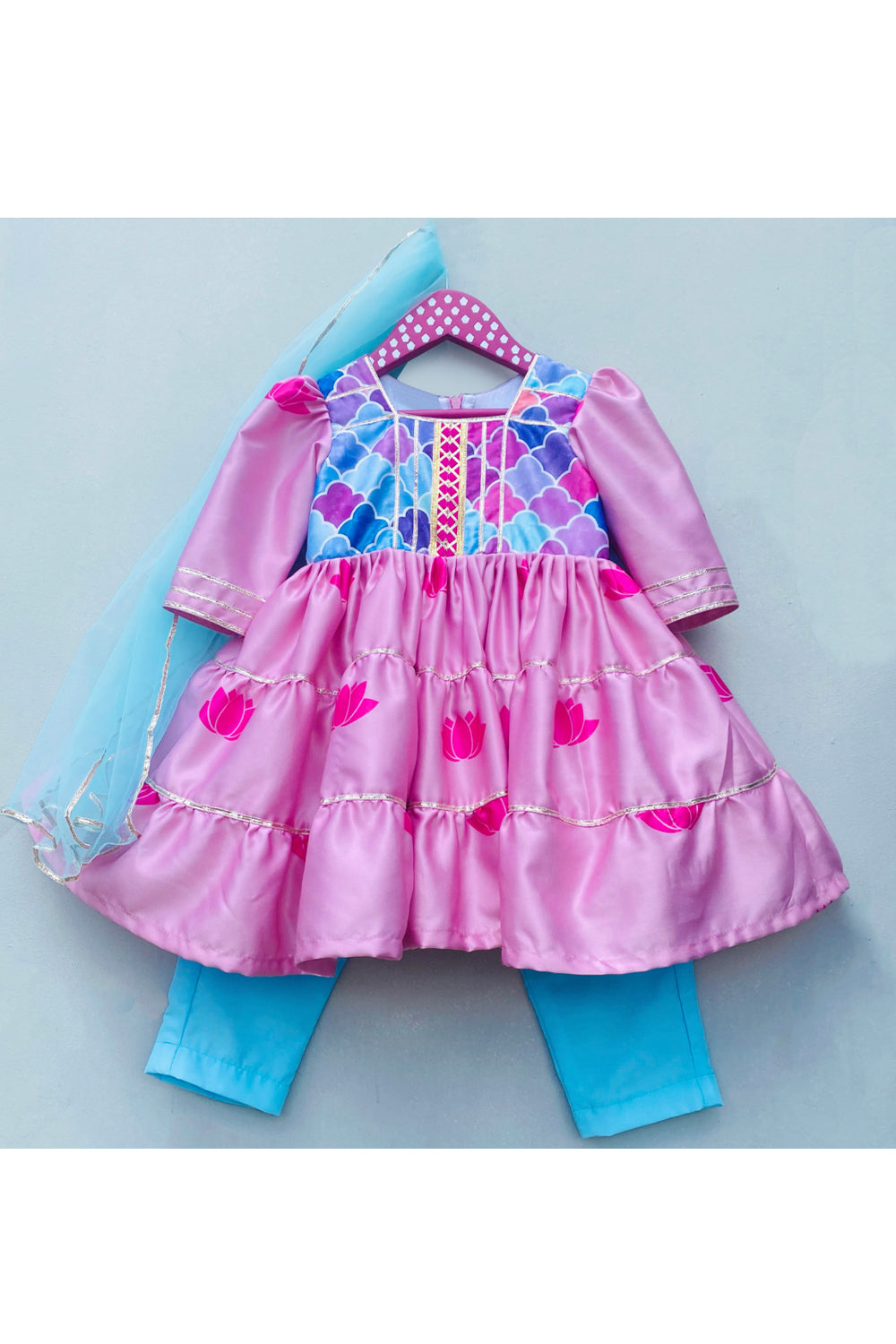 Onion pink lotus printed kurta with pants and dupatta
