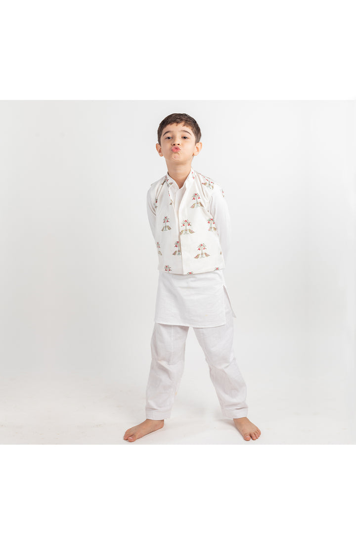 White Kurta With Bird Printed Nehru Jacket And Pyjama