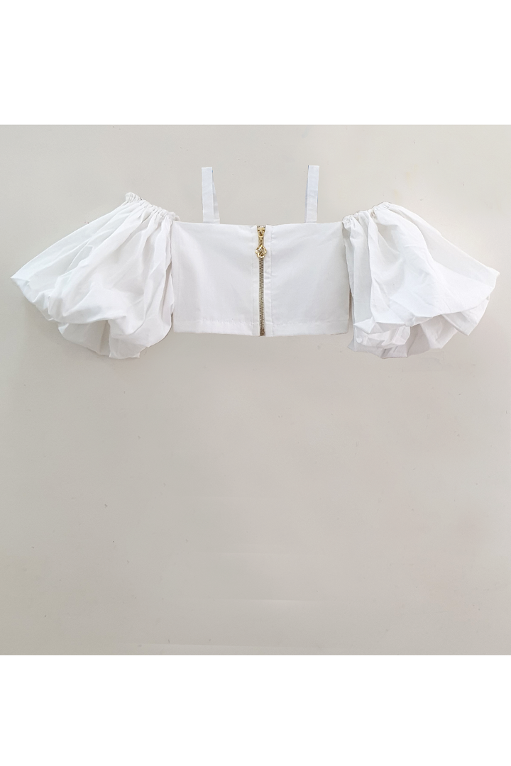 White top and wide jeans with hairband