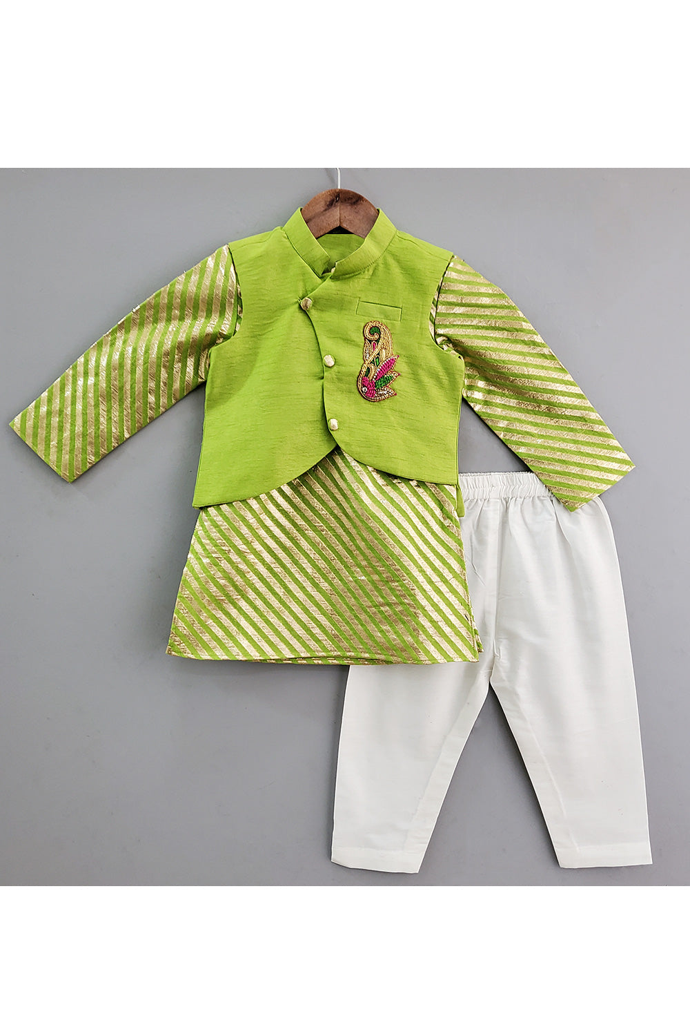 Green Zari Embroidered Kurta With Jacket And White Pyjama Set