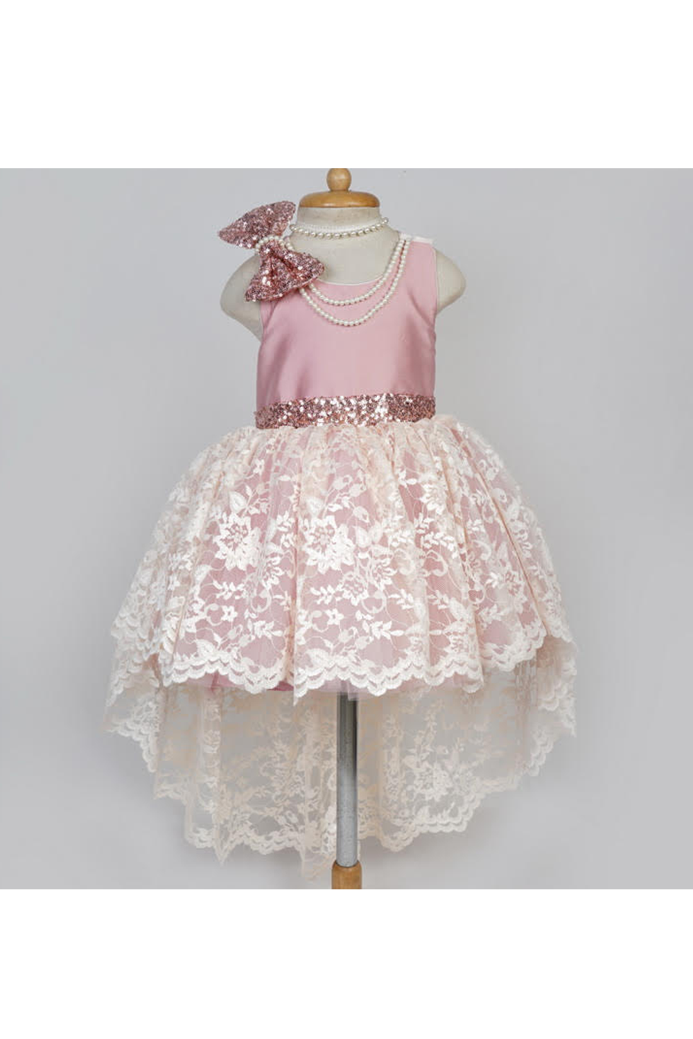 Shop from Stylemylo's latest party dresses for baby girls online. Partywear kids dresses is available for New born to 10Y