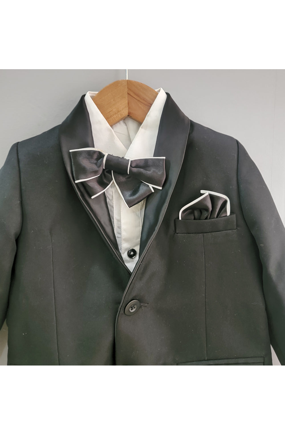 White Formal Shirt With Black Coat And Pant Set