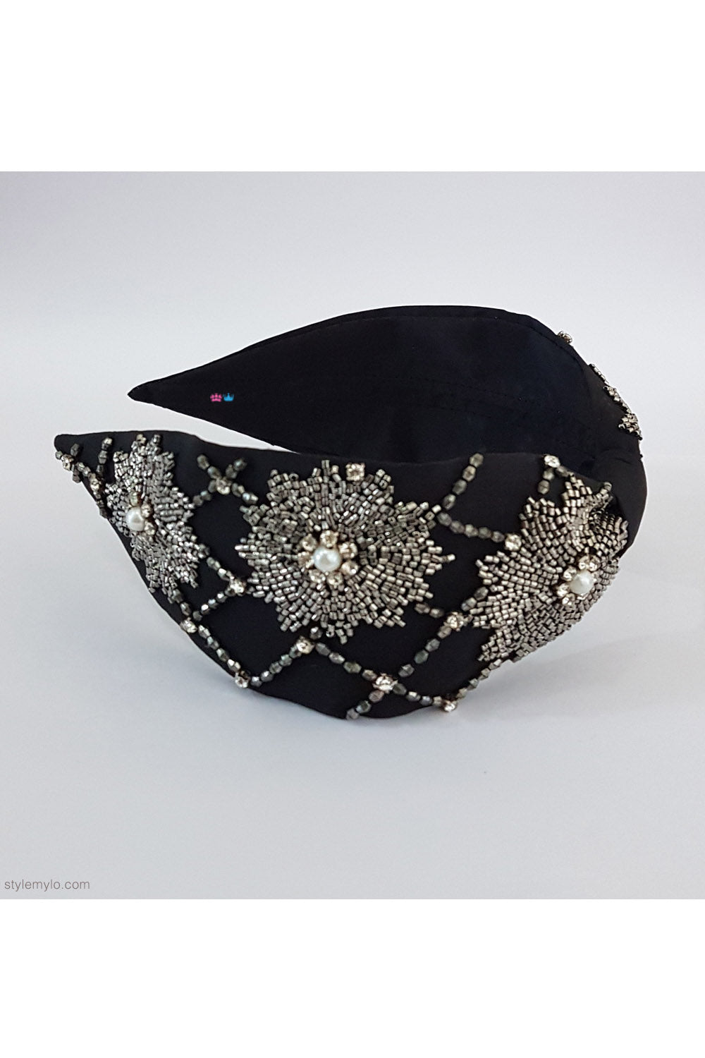 Flower crepe black hairband