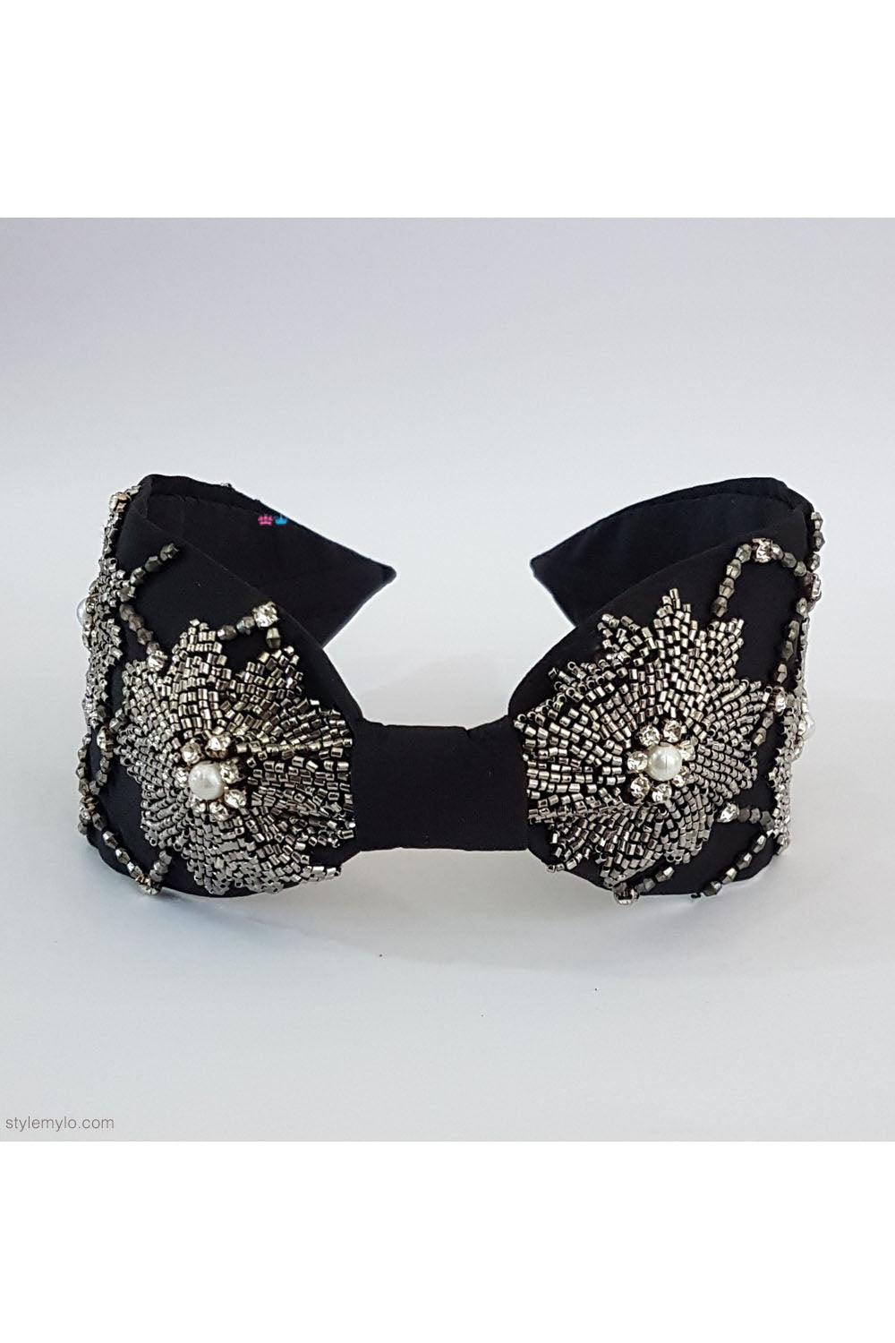 Flower crepe black hairband