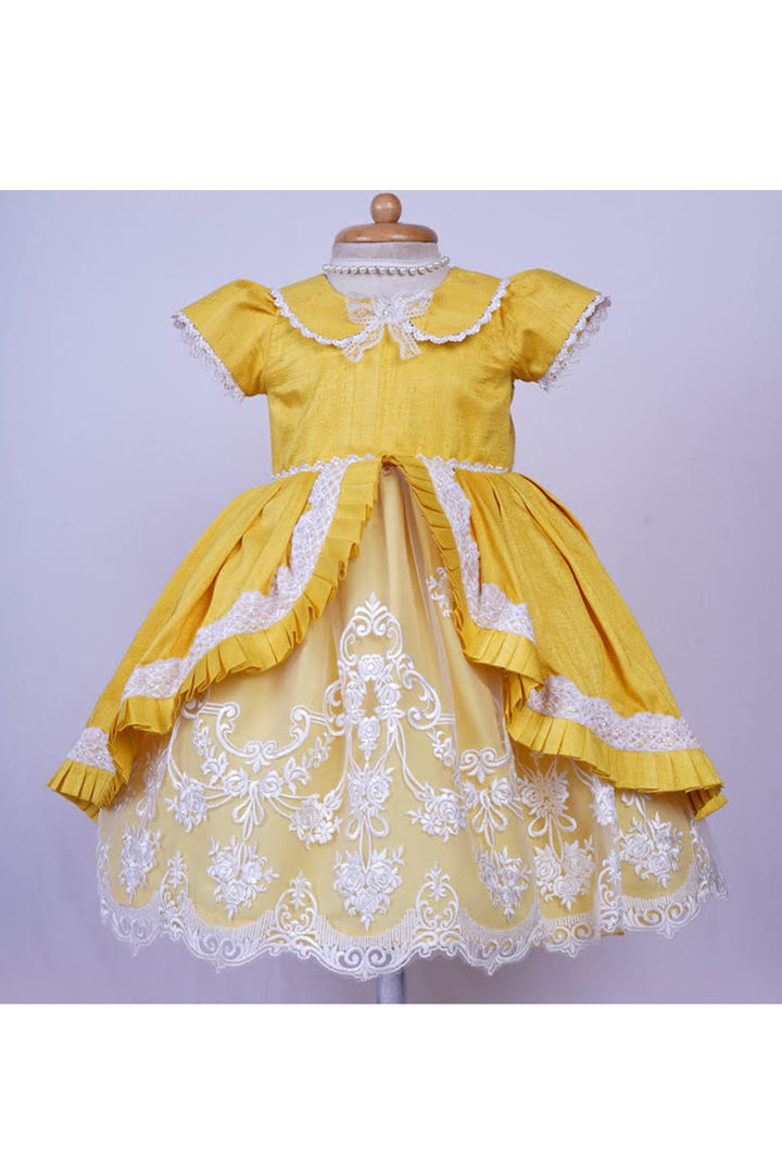 Shop from our latest designer collection of kids gowns. Customised children's designer gowns are made to measurements. Worldwide delivery. Free Shipping*