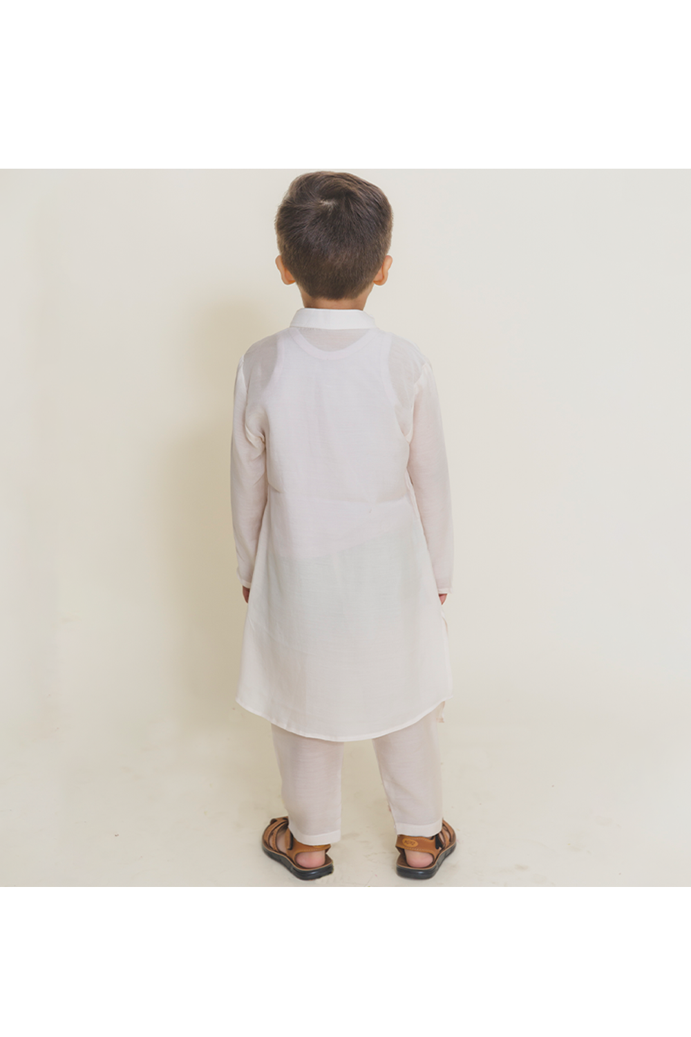 Ballon embroidered white kurta pant set