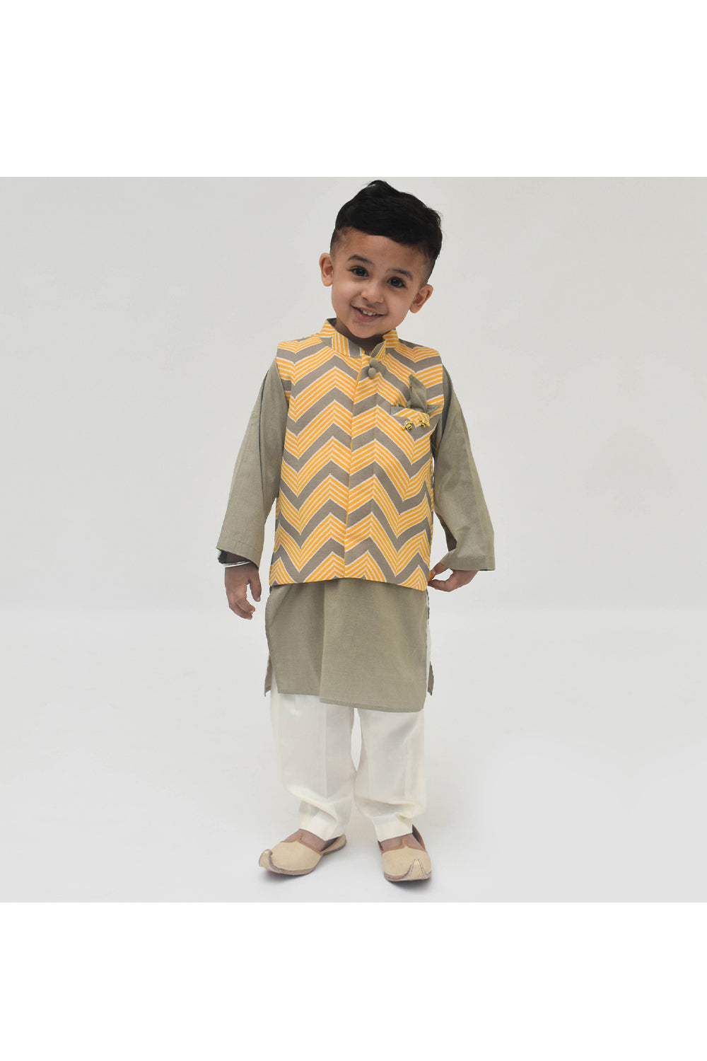 Grey and yellow chevron printed jacket with kurta and pant