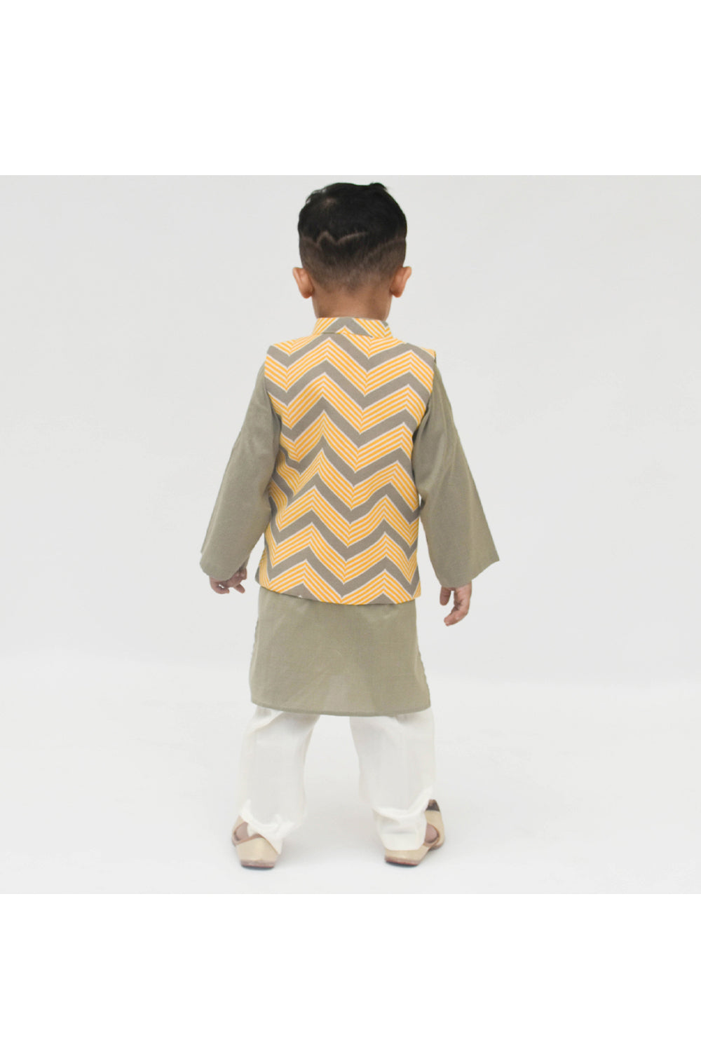 Grey and yellow chevron printed jacket with kurta and pant